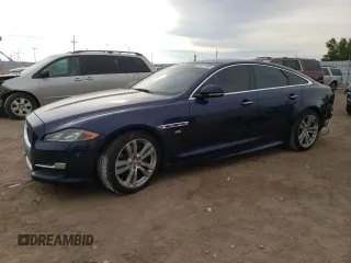 2016 Jaguar XJ R-Sport z VIN SAJWA1C70G8V95743, wystawiony jako Copart lot #71671484 z przebiegiem 101 694 mil mil oraz Szkoda całkowita • Salvage title. Historia ofert i sprzedaży dostępna na DreamBid. Obrazek 1.