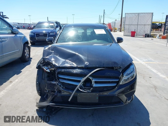 2021 Mercedes-Benz C 300 z VIN W1KWF8DB6MR614108, wystawiony jako IAAI lot #42227025 z przebiegiem 44 481 mil mil oraz . Historia ofert i sprzedaży dostępna na DreamBid. Obrazek 12.