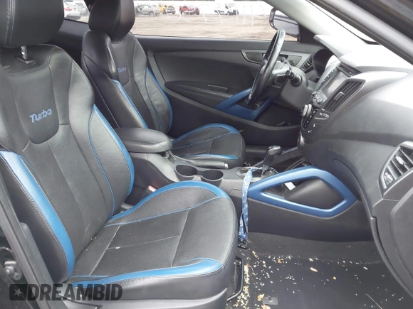 2013 Hyundai Veloster Turbo z VIN KMHTC6AE5DU151346, wystawiony jako IAAI lot #41177509 z przebiegiem 112 955 mil mil oraz . Historia ofert i sprzedaży dostępna na DreamBid. Obrazek 5.