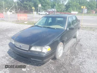 1999 Volvo S70 с VIN YV1LS55A8X2613644, выставлен на аукционе IAAI как лот 42435557 с пробегом 274 781 миль миль и . История ставок и продаж доступна на DreamBid. Изображение 2.