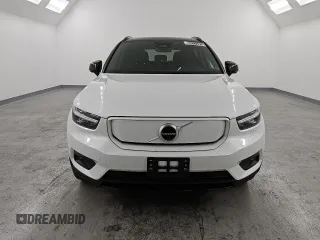 2022 Volvo XC40 Twin Plus z VIN YV4ED3UR2N2687964, wystawiony jako Copart lot #42171375 z przebiegiem 30 232 mil mil oraz Czysty tytuł • Clean title. Historia ofert i sprzedaży dostępna na DreamBid. Obrazek 5.