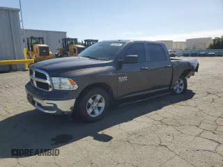 2019 Ram 1500 Tradesman z VIN 3C6RR6KG0KG643111, wystawiony jako Copart lot #55613505 z przebiegiem 74 627 mil mil oraz Szkoda całkowita • Salvage title. Historia ofert i sprzedaży dostępna na DreamBid. Obrazek 1.