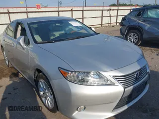 2013 Lexus ES 300h z VIN JTHBW1GG4D2022883, wystawiony jako IAAI lot #42291870 z przebiegiem 98 521 mil mil oraz . Historia ofert i sprzedaży dostępna na DreamBid. Obrazek 1.
