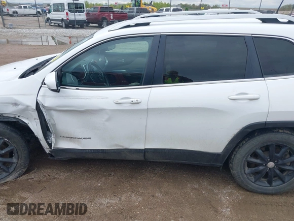2018 Jeep Cherokee Limited с VIN 1C4PJMDB8JD609815, выставлен на аукционе IAAI как лот 42181109 с пробегом 157 375 миль миль и . История ставок и продаж доступна на DreamBid. Изображение 14.