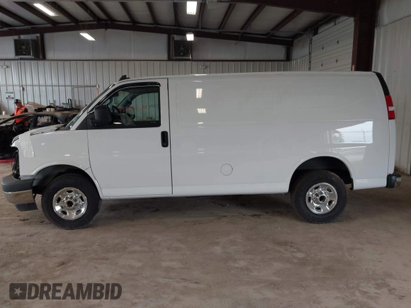 2022 Chevrolet Express Cargo with VIN 1GCWGAFP4N1155524, listed as a IAAI auction lot 42389470 with 33,655 mi miles and . Bid and sale history available at DreamBid. Image 14.