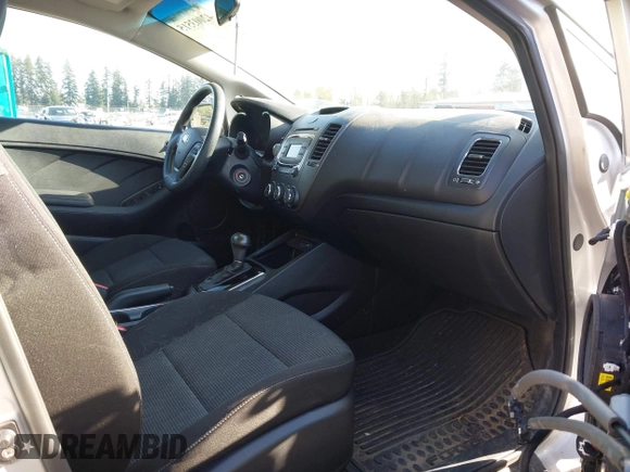 2018 Kia Forte5 LX with VIN KNAFK5A87J5772647, listed as a IAAI auction lot 42003515 with 72,361 mi miles. Bid and sale history available at carsss.com. Image 5.