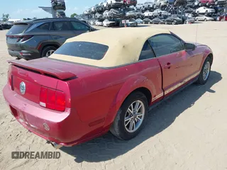 2005 Ford Mustang Deluxe z VIN 1ZVFT84N455183240, wystawiony jako IAAI lot #42142157 z przebiegiem Nie podano mil oraz . Historia ofert i sprzedaży dostępna na DreamBid. Obrazek 4.