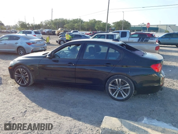 2015 BMW 3 Series 328i z VIN WBA3A5G56FNS86289, wystawiony jako IAAI lot #42150471 z przebiegiem 114 625 mil mil oraz . Historia ofert i sprzedaży dostępna na DreamBid. Obrazek 14.