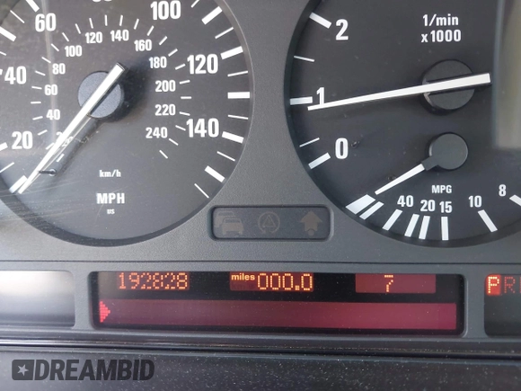 2000 BMW 5 Series 528iA with VIN WBADM634XYGU07427, listed as a IAAI auction lot 42085048 with 192,828 mi miles. Bid and sale history available at carsss.com. Image 7.