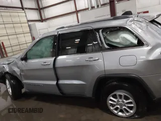 2020 Jeep Grand Cherokee Altitude z VIN 1C4RJFAG1LC185097, wystawiony jako IAAI lot #42096690 z przebiegiem Nie podano mil oraz . Historia ofert i sprzedaży dostępna na DreamBid. Obrazek 13.