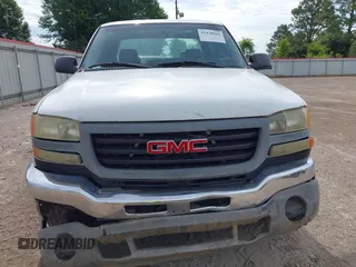 2006 GMC Sierra 2500HD SLE with VIN 1GTHC23U36F157077, listed as a IAAI auction lot 42438080 with Not provided miles and . Bid and sale history available at DreamBid. Image 12.