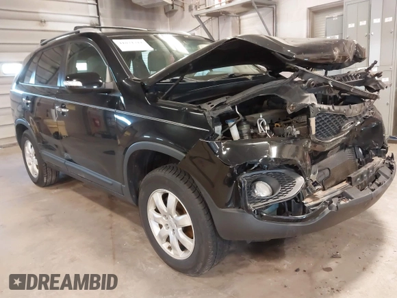 2011 Kia Sorento LX with VIN 5XYKT3A10BG182823, listed as a IAAI auction lot 41871711 with 207,844 mi miles. Bid and sale history available at carsss.com. Image 1.