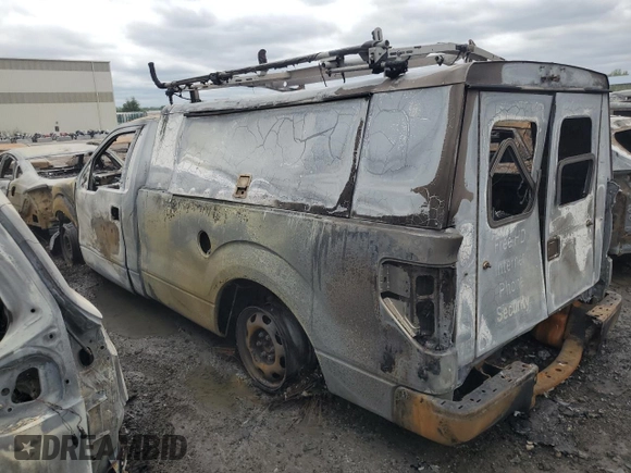 2011 Ford F-150 XL с VIN 1FTMF1CM0BKD65693, выставлен на аукционе Copart как лот 42310415 с пробегом 163 330 миль миль и Списание • Salvage title. История ставок и продаж доступна на DreamBid. Изображение 2.