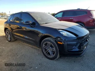 2022 Porsche Macan z VIN WP1AA2A58NLB10516, wystawiony jako Copart lot #77086564 z przebiegiem 26 974 mil mil oraz Czysty tytuł • Clean title. Historia ofert i sprzedaży dostępna na DreamBid. Obrazek 4.