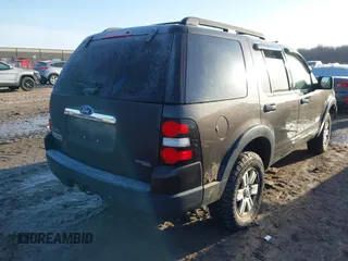 2007 Ford Explorer XLT with VIN 1FMEU73EX7UA62871, listed as a IAAI auction lot 41781660 with 147,494 mi miles. Bid and sale history available at carsss.com. Image 4.