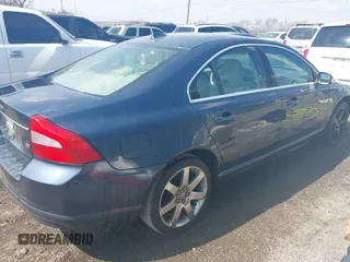 2007 Volvo S80 I6 with VIN YV1AS982X71032574, listed as a IAAI auction lot 41789687 with 241,226 mi miles. Bid and sale history available at carsss.com. Image 4.