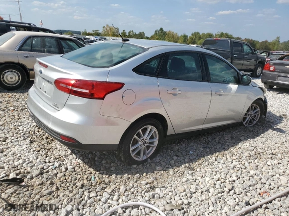 2015 Ford Focus SE with VIN 1FADP3F2XFL233582, listed as a Copart auction lot 71610554 with NaN miles and Clean Title. Bid and sale history available at carsss.com. Image 3.