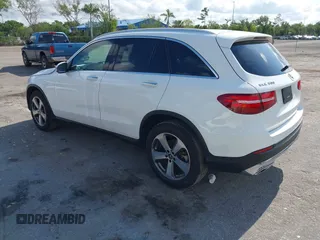 2017 Mercedes-Benz GLC 300 z VIN WDC0G4JB9HV006052, wystawiony jako IAAI lot #42221780 z przebiegiem 79 542 mil mil oraz . Historia ofert i sprzedaży dostępna na DreamBid. Obrazek 3.