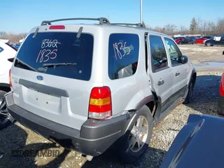 2004 Ford Escape XLT with VIN 1FMYU03114KA64517, listed as a IAAI auction lot 38651835 with 335,194 mi miles and . Bid and sale history available at DreamBid. Image 4.