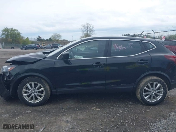 2021 Nissan Rogue Sport S with VIN JN1BJ1AV8MW564068, listed as a IAAI auction lot 39318810 with NaN miles. Bid and sale history available at carsss.com. Image 14.