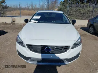 2016 Volvo V60 Cross Country T5 with VIN YV4612HK1G1003466, listed as a IAAI auction lot 41555787 with 139,700 mi miles. Bid and sale history available at carsss.com. Image 12.