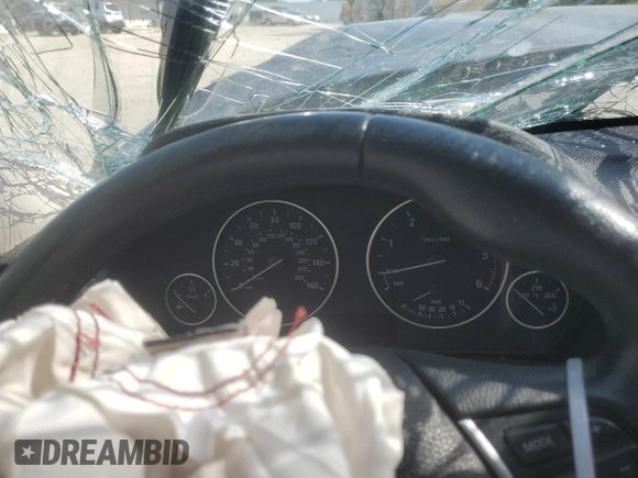 2015 BMW 3 Series 328d z VIN WBA3D3C58FK158347, wystawiony jako Copart lot #62387494 z przebiegiem Nie podano mil oraz Nie do naprawy • Non repairable. Historia ofert i sprzedaży dostępna na DreamBid. Obrazek 9.