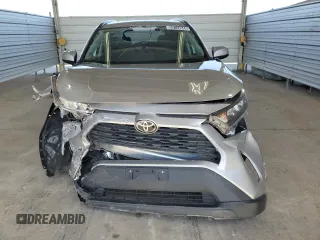 2020 Toyota RAV4 LE with VIN 2T3K1RFVXLC034798, listed as a Copart auction lot 59742644 with 42,011 mi miles and Clean Title. Bid and sale history available at DreamBid. Image 5.
