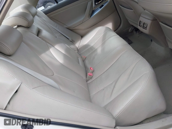 2007 Toyota Camry z VIN 4T1BB46K67U027737, wystawiony jako IAAI lot #42320986 z przebiegiem 142 606 mil mil oraz . Historia ofert i sprzedaży dostępna na DreamBid. Obrazek 8.