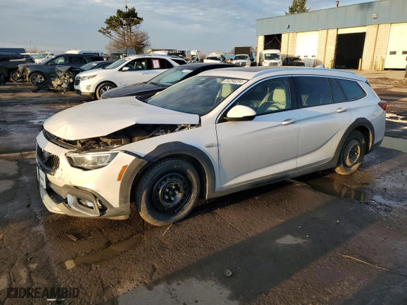2018 Buick Regal TourX Essence with VIN W04GV8SXXJ1167612, listed as a Copart auction lot 84290234 with 49,378 mi miles and Clean Title. Bid and sale history available at carsss.com. Image 1.