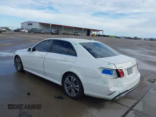 2015 Mercedes-Benz E 350 Sport с VIN WDDHF5KB5FB109831, выставлен на аукционе IAAI как лот 42345153 с пробегом 180 437 миль миль и . История ставок и продаж доступна на DreamBid. Изображение 3.