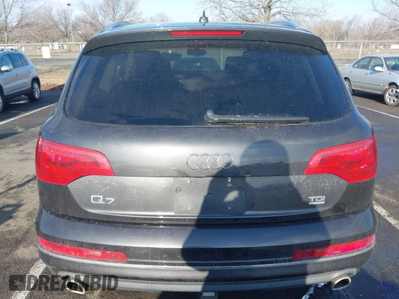 2014 Audi Q7 Premium Plus z VIN WA1LMAFE7ED012604, wystawiony jako IAAI lot #41526909 z przebiegiem 102 187 mil mil oraz . Historia ofert i sprzedaży dostępna na DreamBid. Obrazek 16.