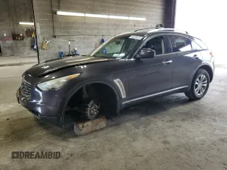 2011 Infiniti FX z VIN JN8AS1MW9BM733523, wystawiony jako Copart lot #56670815 z przebiegiem 105 195 mil mil oraz Szkody całkowita. Historia ofert i sprzedaży dostępna na DreamBid. Obrazek 1.