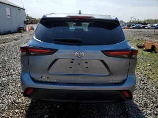 2024 Toyota Highlander LE z VIN 5TDKDRBH7RS539875, wystawiony jako Copart lot #54117965 z przebiegiem 12 453 mil mil oraz Szkoda całkowita • Salvage title. Historia ofert i sprzedaży dostępna na DreamBid. Obrazek 6.