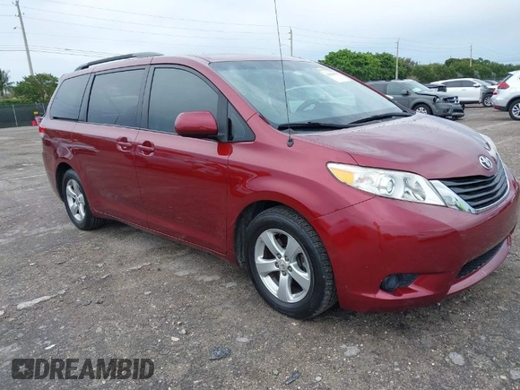 2012 Toyota Sienna LE AAS with VIN 5TDKK3DC2CS193746, listed as a IAAI auction lot 41656325 with 170,049 mi miles. Bid and sale history available at carsss.com. Image 1.