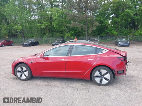 2018 Tesla Model 3 Long Range Battery z VIN 5YJ3E1EA9JF025942, wystawiony jako IAAI lot #42122703 z przebiegiem 84 453 mil mil oraz . Historia ofert i sprzedaży dostępna na DreamBid. Obrazek 15.