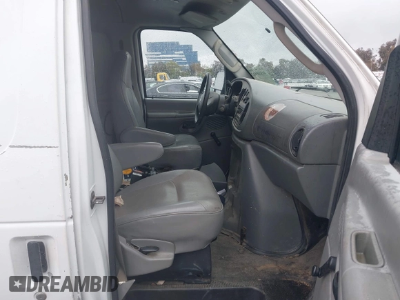 2004 Ford Econoline Cargo with VIN 1FTRE14W94HA16282, listed as a IAAI auction lot 41808947 with Not Provided miles. Bid and sale history available at carsss.com. Image 5.