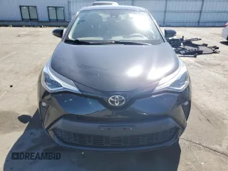 2020 Toyota C-HR LE z VIN JTNKHMBXXL1068125, wystawiony jako Copart lot #58858865 z przebiegiem 43 805 mil mil oraz Szkoda całkowita • Salvage title. Historia ofert i sprzedaży dostępna na DreamBid. Obrazek 5.