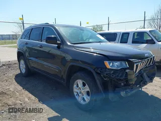 2017 Jeep Grand Cherokee Altitude z VIN 1C4RJFAG9HC751787, wystawiony jako IAAI lot #42199046 z przebiegiem 122 592 mil mil oraz . Historia ofert i sprzedaży dostępna na DreamBid. Obrazek 1.