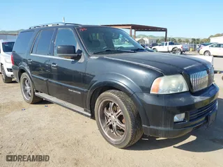 2006 Lincoln Navigator Luxury with VIN 5LMFU27536LJ25912, listed as a IAAI auction lot 42004689 with 160,020 mi miles. Bid and sale history available at carsss.com. Image 1.
