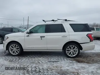 2019 Ford Expedition Platinum with VIN 1FMJU1MT8KEA24308, listed as a IAAI auction lot 41510256 with 143,011 mi miles. Bid and sale history available at carsss.com. Image 14.