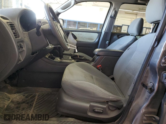 2005 Ford Escape XLT with VIN 1FMYU93Z65KD90485, listed as a Copart auction lot 59741314 with 175,442 mi miles and Clean Title. Bid and sale history available at carsss.com. Image 7.