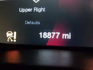 2023 Dodge Durango SRT Hellcat Premium z VIN 1C4SDJH90PC596225, wystawiony jako IAAI lot #41600943 z przebiegiem 18 877 mil mil oraz . Historia ofert i sprzedaży dostępna na DreamBid. Obrazek 16.