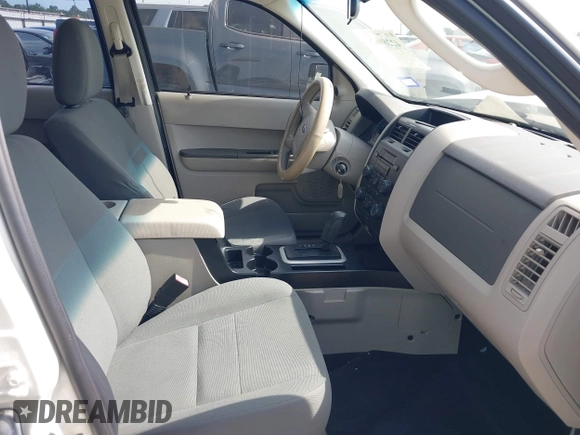 2012 Ford Escape XLS with VIN 1FMCU0C73CKA96298, listed as a IAAI auction lot 42280695 with 106,454 mi miles and . Bid and sale history available at DreamBid. Image 5.