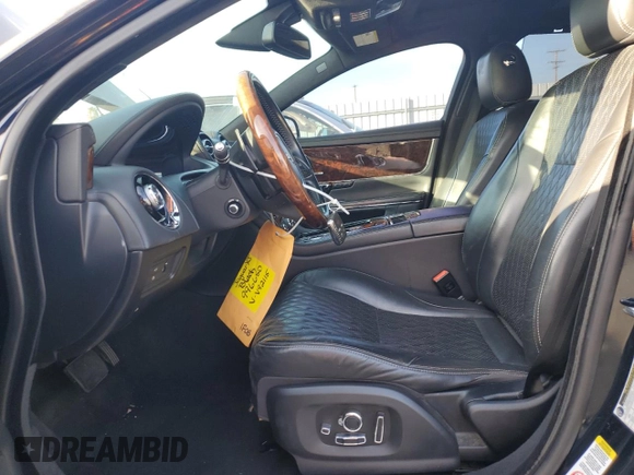 2016 Jaguar XJ Portfolio with VIN SAJWJ2GD3G8V92115, listed as a Copart auction lot 89026695 with 213,927 mi miles and Clean title. Bid and sale history available at DreamBid. Image 7.