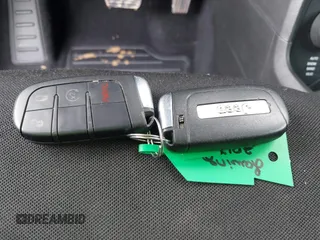 2017 Jeep Renegade Latitude z VIN ZACCJBBB2HPF61293, wystawiony jako IAAI lot #42004209 z przebiegiem 101 214 mil mil oraz . Historia ofert i sprzedaży dostępna na DreamBid. Obrazek 11.