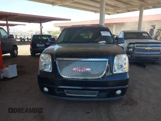 2008 GMC Yukon SLT w/4SB with VIN 1GKFK13068J200767, listed as a IAAI auction lot 42005014 with 297,242 mi miles. Bid and sale history available at carsss.com. Image 6.