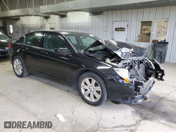 2011 Chrysler 200 Touring z VIN 1C3BC1FB0BN614507, wystawiony jako Copart lot #58739285 z przebiegiem 233 806 mil mil oraz Nie do naprawy • Non repairable. Historia ofert i sprzedaży dostępna na DreamBid. Obrazek 4.