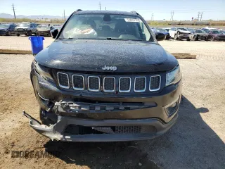 2018 Jeep Compass Latitude z VIN 3C4NJCBBXJT124610, wystawiony jako Copart lot #53507255 z przebiegiem 71 051 mil mil oraz Szkoda całkowita • Salvage title. Historia ofert i sprzedaży dostępna na DreamBid. Obrazek 5.