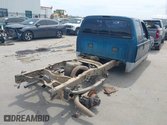 2000 Ford F-250 XL with VIN 1FTNX20F0YED11234, listed as a IAAI auction lot 42059492 with 18,500 mi miles and . Bid and sale history available at DreamBid. Image 4.