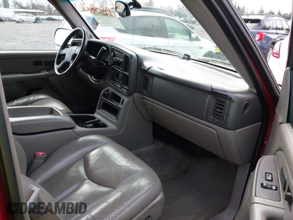 2004 Chevrolet Suburban Z71 with VIN 3GNFK16Z94G241614, listed as a IAAI auction lot 41808210 with 285,054 mi miles. Bid and sale history available at carsss.com. Image 5.